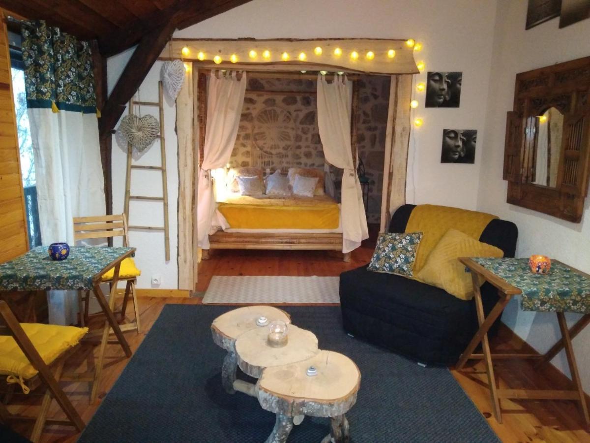 Au Fil De L Ance Bed & Breakfast Beauzac Exterior photo
